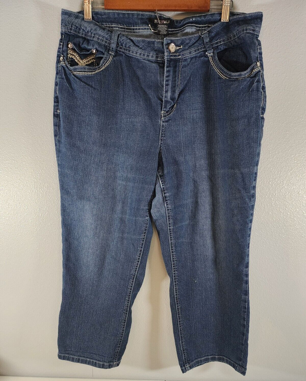 Roz & Ali Women's Blue Jean Capri Size 14